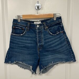 Abercrombie High Rise Dad Short in dark